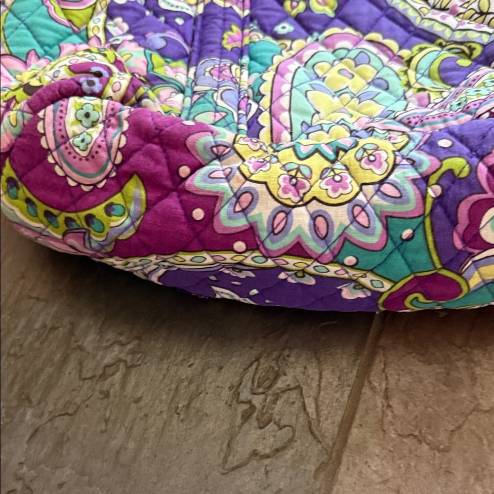 Vibrant Paisley Tote Bag Vera Bradley purple 14 by 16. Pockets. Tortoise latch - Picture 4 of 8